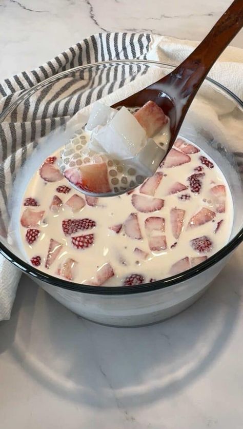 Strawberry Sago Tapioca Dessert recipe Strawberry Sago, Sago Pudding Recipe, Sago Dessert, Tapioca Dessert, Sago Pudding, Sago Recipes, Leftover Strawberries, Creamy Garlic Chicken, Unsweetened Coconut Milk