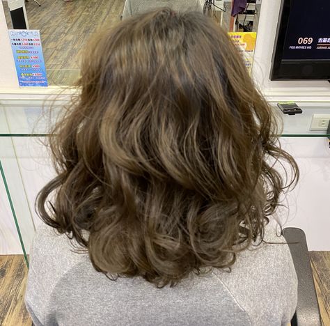 Korean Perm Short Wavy Hair, Layers For Short Wavy Hair, Medium Length Digital Perm, Korean Perm Shoulder Length, Digital Perm Short Hair Shoulder Length, Short Korean Perm, Perm Layered Hair, Korean Wave Perm, Korean Perm Short Hair