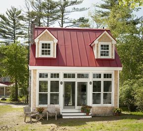 I’m excited to share this charming tiny bungalow with you today. It’s designed and built by Creative Cottages in Freeport, Maine. I’m not sure of the exact square footage on this … Tiny House Cottage, Small House Living, Granny Pod, Small Cottages, A Small House, Tiny Cottage, Charming House, Red Roof, Guest Cottage