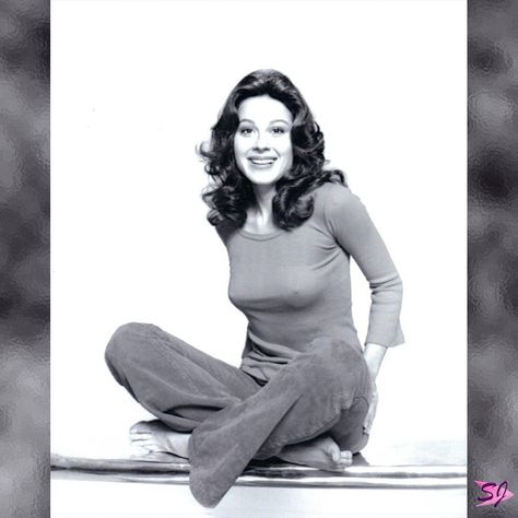 6 Likes, 1 Comments - Celebrating Sherry Jackson! (@sherry.jackson.fan) on Instagram: “What a smile!” Sherry Jackson, Star Trek Actors, Backyard Drainage, Star Trek Women, Space Technology, Pin Up Girl Vintage, Star Trek Tv, Hollywood Photo, Pin Up Photos