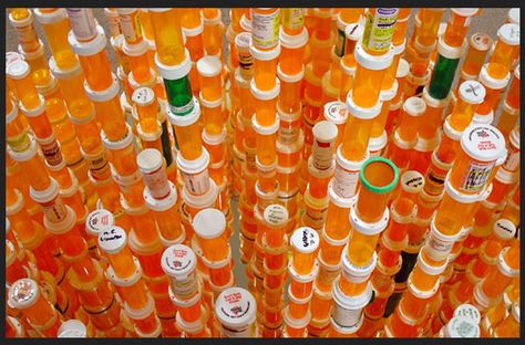 Reuse Pill Bottles, Empty Medicine Bottles, Medicine Bottle Crafts, Pill Bottle Crafts, Bottle Chandelier, Pill Bottles, Medicine Bottles, Sometimes I Wonder, Recycled Projects