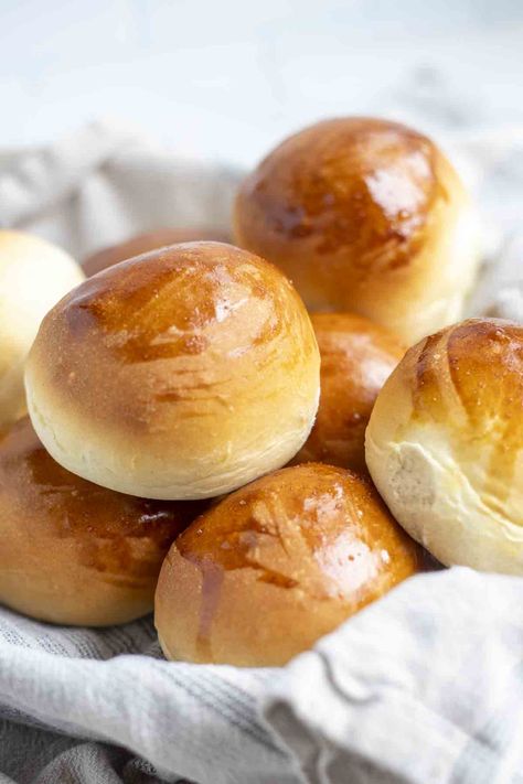 Sourdough Discard Rolls Homemade Brioche, Homemade Baked Bread, Brioche French Toast, Homemade Bread Recipes Easy, Homemade Bread Easy, Bread Bun, Baking Bread, Bun Recipe, Homemade Dinner