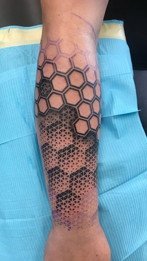 Geometric Tattoo Ideas, Geometric Tattoo Hand, Geometric Tattoo Leg, Best Tattoo Ideas For Men, Geometric Tattoo Sleeve Designs, Hexagon Tattoo, Geometric Tattoo Pattern, Mangas Tattoo, Geometric Sleeve Tattoo