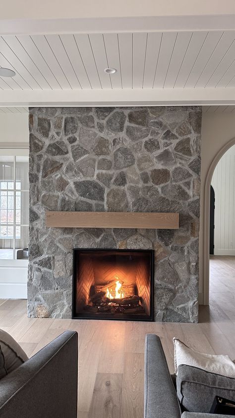 Pangaea® Natural Stone - Fieldstone, Sierra Ridge Pebble Stone Fireplace, Stained Stone Fireplace, Mantle For Stone Fireplace, Fireplace Rock Wall, Brown Stone Fireplace, Dark Stone Fireplace, Fireplace Finishes, 1970s House Renovation, Stone Fireplace Mantle