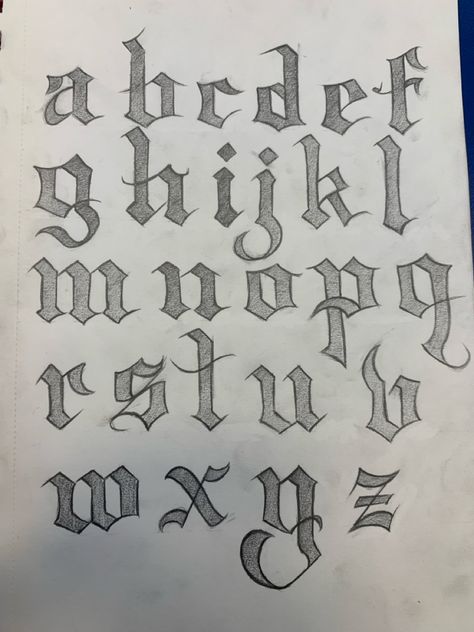 Fancy Letter Drawing, Easy Old English Font, Drawing Letters Step By Step, Font Drawing Ideas, How To Draw Letters Fonts Step By Step, Goth Handwriting, Different Calligraphy Fonts Alphabet, How To Write Graffiti Letters, Chicano Alphabet