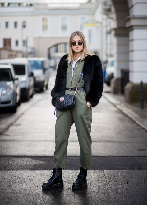 Go For a Utilitarian Look in a Green Jumpsuit Doc Marten Outfits, How To Wear Doc Martens, Green Jumpsuit Outfit, Combat Boot Outfits, Doc Martens Outfits, Combat Boot Outfit, Jumpsuit Winter, Dr Martens Outfit, Doc Martens Style