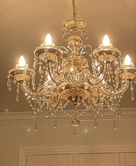 Pretty Chandeliers Aesthetic, Chandelier Vintage Victorian, Angelic House Aesthetic, Pink Chandelier Aesthetic, Chandelier Aesthetic Bedroom, Vintage Chandelier Aesthetic, Royal Chandelier Aesthetic, Old Money Chandelier, Pretty Light Fixtures