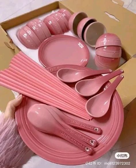 Desain Pantry, Dream Apartment Decor, Future Apartment Decor, Pink Home Decor, Pink Kitchen, Cute House, Apartment Decor Inspiration, Cute Kitchen, Dinner Set