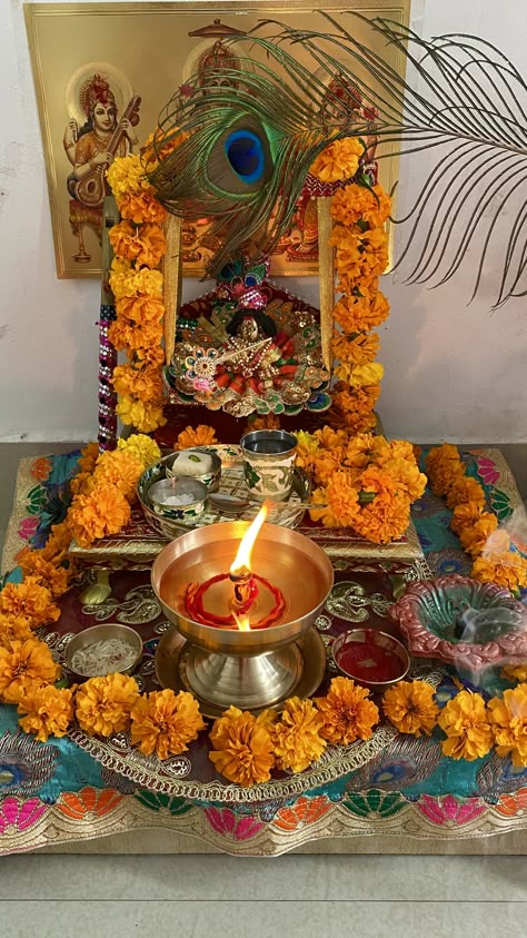 Janmashtami Laddu Gopal, Krishna Mandir Snap, Janamashtmi Snap, Happy Janmashtami Aesthetic, Krishna Pooja At Home, Janmashtami Snapchat Story, Janmashtami Story Ideas, Krishna Janmashtami Snap, Krishna Snapchat Stories