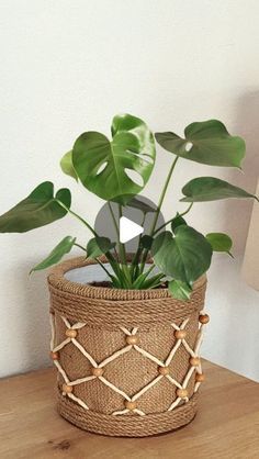 Diy Jute Crafts, Jute Rope Crafts, Bucket Crafts, Recycling Diy, Rope Craft Ideas, Dekoratívne Vence, Decor Makeover, Jute Craft, Craft Table Diy