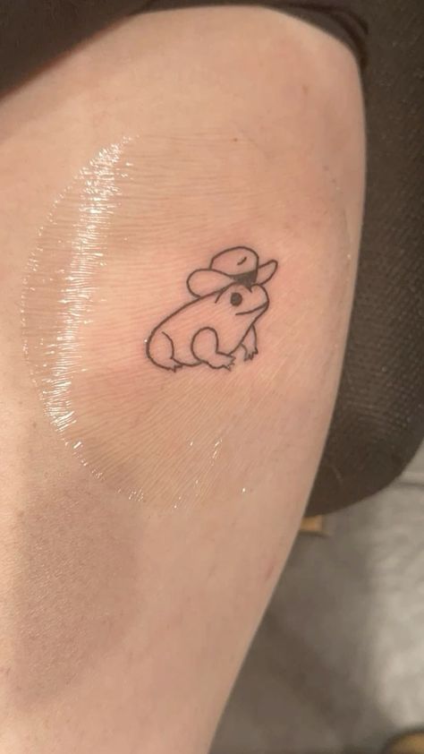 Frog Patchwork Tattoo, Bunny Tattoo For Men, Cute Tattoos Cartoon, Minimal Frog Tattoo, Goofy Small Tattoos, Aesthetic Frog Tattoo, Bruh Tattoos, Cute Frog Tattoo Ideas, Frog Tattoos Simple