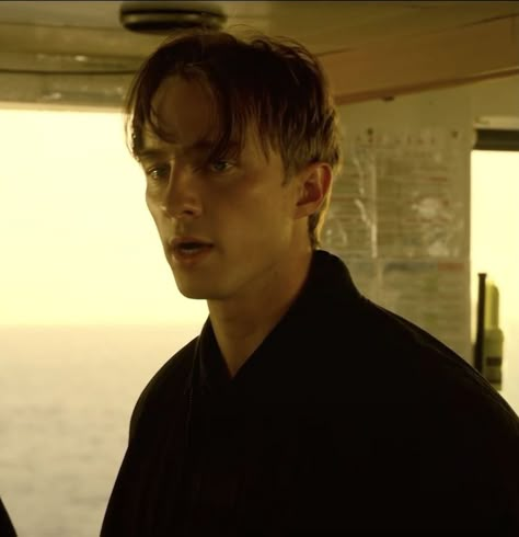 Cute guy, outer banks, rafe Cameron, Netflix series Gotham Series, Les Pogues, Kaptan Jack Sparrow, Rafe Cameron, Obx Dr, The Pogues, Drew Starkey, The Perfect Guy, Hottest Guy Ever