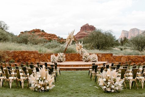 10 Person Wedding, Small Ceremony Ideas, Engagement Party Disco, Party Disco Ball, Sedona Arizona Wedding, Cute Tumblers, Olive Oil Dip, Southwestern Wedding, Heart Shaped Cake