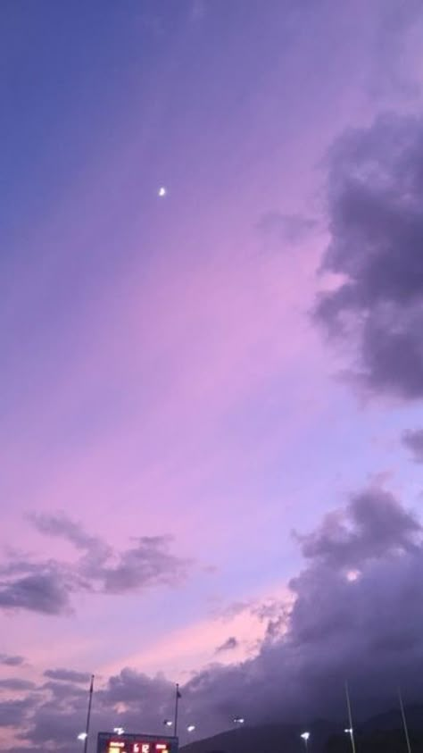 2019 Wallpaper, Violet Aesthetic, Lavender Aesthetic, Aesthetic Purple, Purple Wallpaper Iphone, Wallpaper Tumblr, Trendy Wallpaper, Iphone Aesthetic, Purple Sky