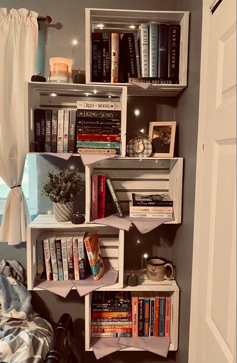 Master Room Bookshelf, Bedroom With A Bookshelf, Diy Bookshelf Floating, Diy Rv Bookshelf, Diy Small Bookshelf Easy, Bookshelf On Wall Aesthetic, How To Decorate A Bookshelf In A Bedroom, At Home Bookshelves, College Dorm Bookshelf