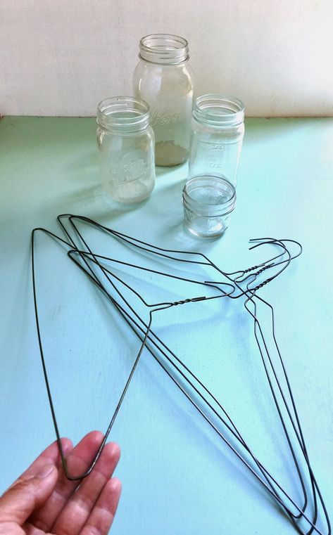 Diy Hanging Mason Jar, Hanging Mason Jar Lights, Diy Mason Jar Lights, Dekoratívne Vence, Mason Jar Lights, Rainbow Kitchen, Bloxburg Kitchen, Mason Jar Projects, Hanging Mason Jars