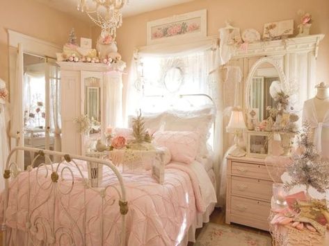 Romantic Country Bedrooms, Shabby Chic Romantico, Camera Shabby Chic, Cottage Pink, Muebles Shabby Chic, Chic Bedroom Design, Dream Bedrooms, Shabby Chic Decor Bedroom, Decoration Shabby