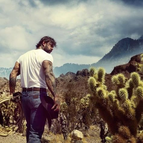 Tattooed Cowboy Aesthetic, Man Comforting Woman, Tattooed Cowboy, Vintage Tattoo Men, Yellowstone Quotes, Lumberjack Men, Country Mens Fashion, Cowboy Men, Mens Western Wear