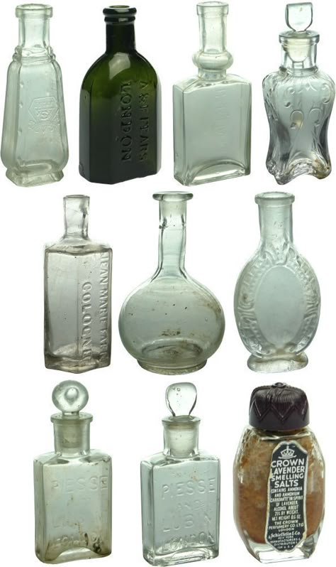 Antique Apothecary Bottles, Pretty Glass Bottles, Old Antique Things, Old Bottles Antique, Glass Bottle Collection, Unique Glass Bottles, Antique Things To Collect, Cute Glass Bottles, Cool Perfume Bottles