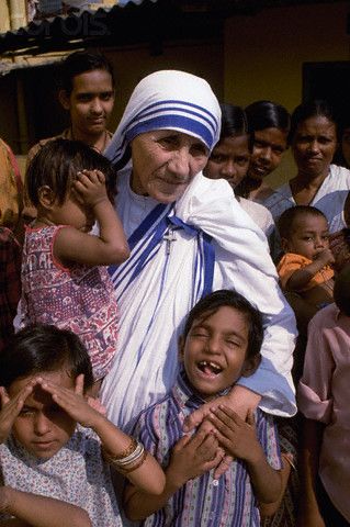 0000171692-002 | 19 Oct 1979, Calcutta, India --- Mother Ter… | Flickr Mother Theresa Picture, Mother Teresa Pictures, Teresa Agnes, Missionaries Of Charity, Saint Teresa Of Calcutta, Teresa Of Calcutta, Mother India, Find God, The Slums