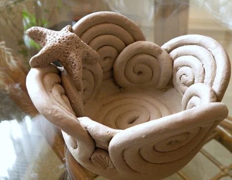 Handbuilding Pottery Ideas, Hand Building Pottery Ideas, Mermaid Bowl, Coiled Pottery, Handbuilding Pottery, Hand Building Pottery, Art Ideas For Teens, Coil Pot, Coil Pottery