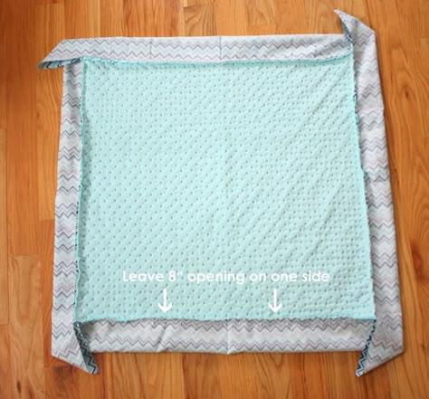 Self Binding Baby Blanket, Baby Blanket Tutorial, Diy Baby Blanket, Blanket Tutorial, Easy Baby Blanket, Sewing For Babies, Sew Baby, Sewing For Baby, Diy Bebe