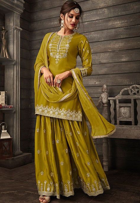 Sharara Style, Orang India, Sharara Designs, Gaun Fashion, Palazzo Suit, Salwar Kamiz, Sharara Suit, Kurta Designs Women, Ethnic Outfits