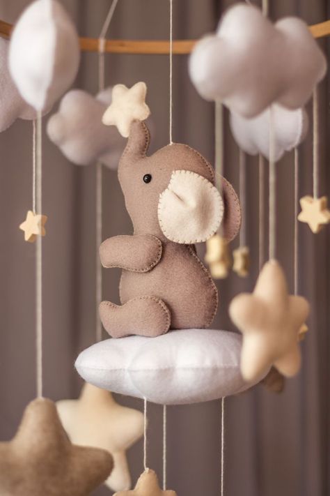 Neutral Baby Room, Elephant Baby Mobile, Diy Baby Mobile, Baby Room Neutral, Baby Elefant, Baby Room Inspiration, Baby Crib Mobile, Elephant Nursery, Baby Diy