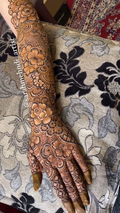 Bridal Mehendi Designs Wedding 2024, New Simple Mehndi Designs, Latest Mehndi Designs Wedding, Bridal Mehndi Design, Khafif Mehndi Design, New Bridal Mehndi Designs, Bridal Mehendi Designs Hands, Legs Mehndi Design, Rose Mehndi Designs