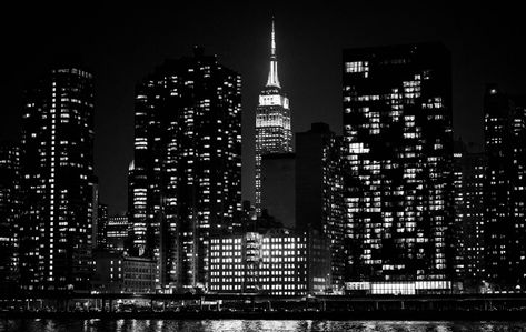 Nye Aesthetic New York, New York Widget, Black Dark Aesthetic, City Skyline Night, New York City Night, House Of Balloons, Black And White Picture Wall, Nyc Aesthetic, Cool Backgrounds Wallpapers