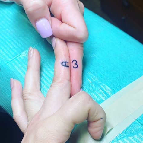 Funny Friends Tattoo, Matching Best Friend Tattoos Funny, Matching Tatooes Friends, Tattoo Ideas With Friends, Tattoo Ideas For Bff, Besties Tatoos Ideas, Connected Tattoos Best Friend, Cute Tattoos For Friends, Matching Tattoos For Four People