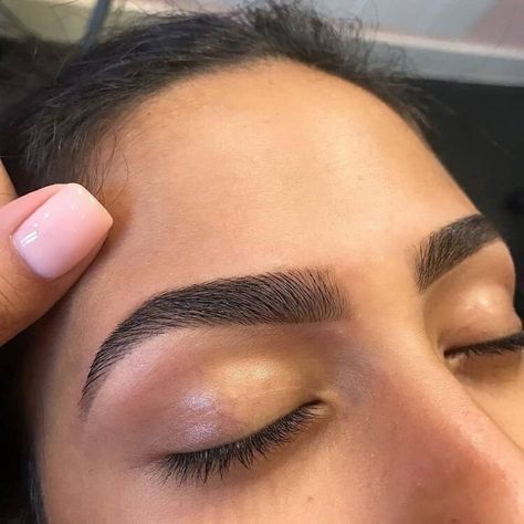 Eyebrows Goals, Permanente Make-up, Arched Eyebrows, Thick Brows, Eyebrows On Fleek, Natural Eyebrows, Perfect Eyebrows, Microblading Eyebrows, Eyebrow Shape