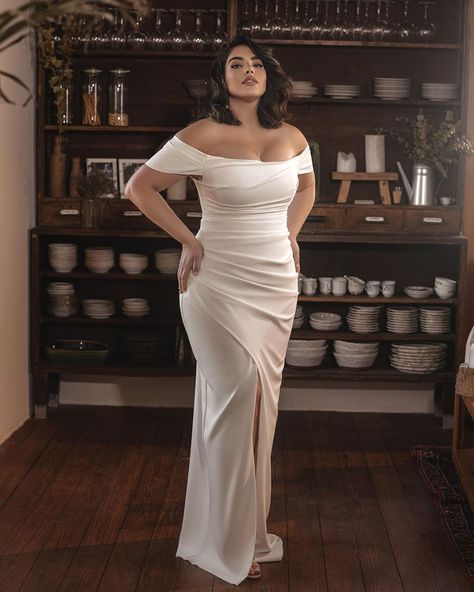 Size 12 Wedding Dress Curvy Bride, Curvy Girl Wedding Dress, Renewal Dress, Wedding Dresses For Curvy Women, Curvy Wedding Dress, Curvy Wedding, Dresses Corset, Plus Wedding Dresses, Wedding Concept