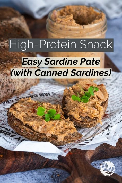 Canned sardines are my go-to for a quick, nutrient-packed meal, but I’ll admit, eating them straight from the can feels both intimidating and a bit boring. That’s where sardine pate, or sardine paste, comes in. You can turn those humble sardines into a flavorful spread – called sardine pate or sardine paste – in just ten minutes and with a few simple ingredients. Teriyaki Tofu Recipes, How To Eat Sardines, Sardine Recipes Canned, Snack Savory, Food Canapes, Bacon Bbq Chicken, Canned Sardines, Sardine Recipes, Pate Recipes