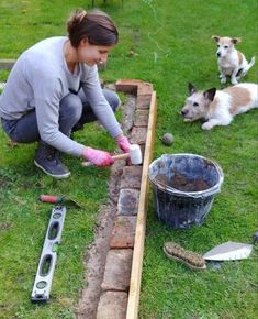 Brick Raised Garden Beds, Brick Raised Beds, Brick Garden Edging, Building Raised Beds, Brick Garden, Backyard Landscaping Plans, Reclaimed Brick, Diy Backyard Landscaping, In Front Of House