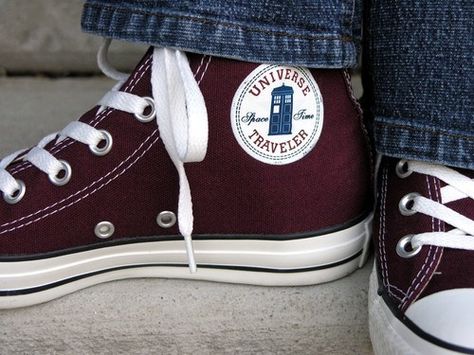 Travel the Universe in Style: Doctor Who Ten Converses Doctor Who Converse, Tattoo Doctor, Quotes Doctor, Diy Doctor, Shoes Disney, Aesthetic Doctor, Disney Toms, Converse Custom, Jodie Whittaker