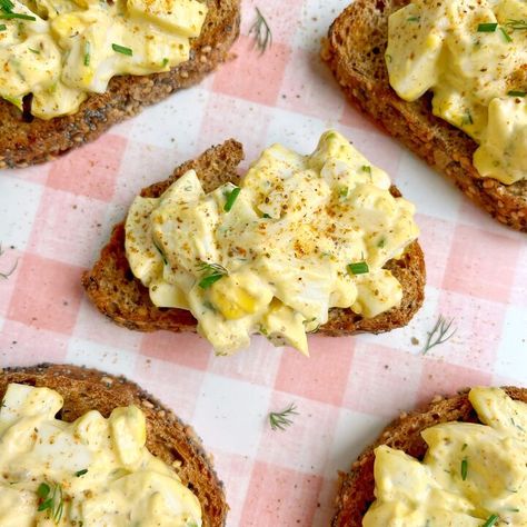 Old Bay Egg Salad, Easy Meal Prep Dinners, Pantry Staple Meals, Creamy Egg Salad, Classic Egg Salad, Lunch Bowls, Creamy Eggs, Lunch Prep, Dinner Meal Prep