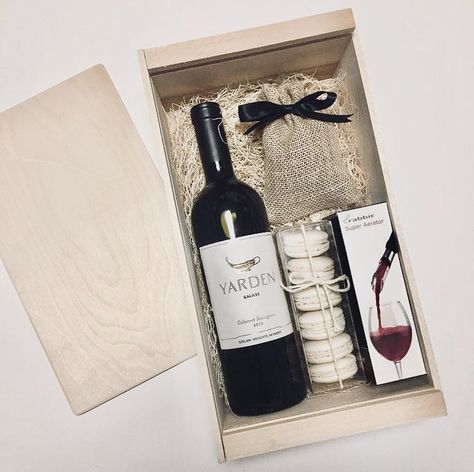 Wine Gift Box Ideas, Wine Gift Boxes, Wine Bottle Gift, Holiday Box, Gift Box Design, Curated Gift Boxes, Artisan Gift, Realtor Gifts, Wine Box