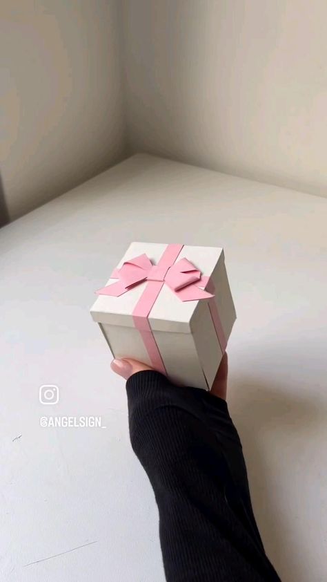 Box Diy Gift, Happy Birthday Cards Diy, Kraf Kertas, Diy Crafts Love, Personalised Gifts Diy, Book Crafts Diy, Handmade Gifts Diy, Birthday Gifts For Boyfriend Diy, Instruções Origami