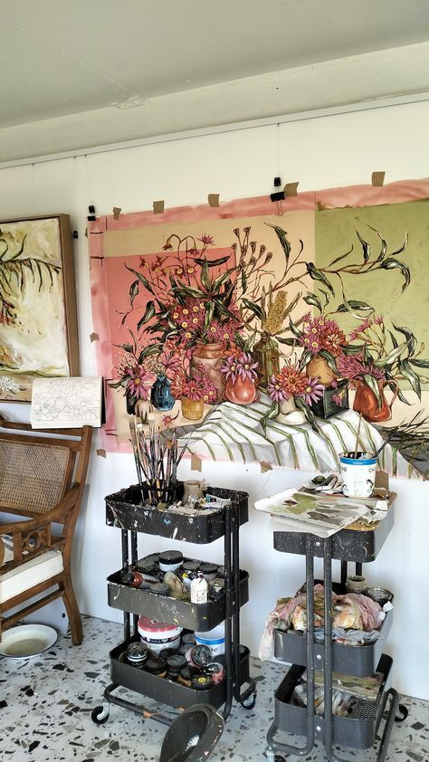 Artsy Small Apartment, Large Wall Art Painting, Large Floral Paintings, Australian Home Interior, Floral Painted Wall, Large Painting Ideas, Australian Aesthetic, Large Flower Painting, Artist Apartment