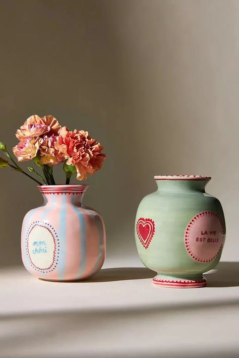 Adorable Messages: Laetitia Rouget Love Vase Vases With Flowers, Diy Pottery Painting, Anthropologie Uk, Pottery Painting Designs, Tanah Liat, Keramik Design, Pottery Crafts, Diy Pottery, Ceramics Pottery Art