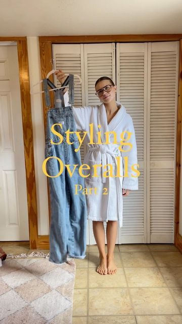 Bib Overalls For Women Outfit Ideas Winter, Sweater Over Overalls, Styling Oversized Overalls, Black Denim Overalls Outfit Winter, Overalls In Winter Outfits, Overalls And Jacket Outfit, Overalls And Button Up Shirt, Oversize Overalls Outfit, Wide Leg Overalls Outfit Winter