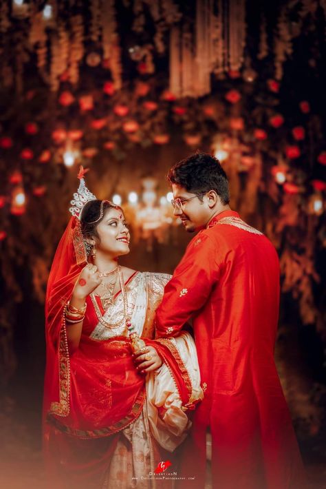 Bengoli Photoshoot Couple, Bengali Wedding Photography Couple, Bengali Wedding Bride Single Pose, Bengali Reception Couple Poses, Bengali Wedding Photography Poses, Bengali Wedding Poses, Bengali Marriage Photography, Bengali Wedding Photoshoot, Bengali Reception Couple Shoot