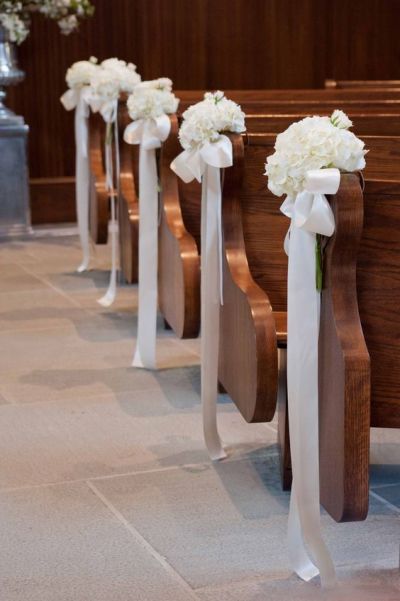 Flowers made out of tissue paper - Aisle Decoration Ideas Church Pew Wedding Decorations, Church Pew Wedding, Church Pew Decorations, Wedding Pew Decorations, Church Aisle Decorations, Wedding Church Aisle, Church Aisle, Pew Decorations, Wedding Church Decor