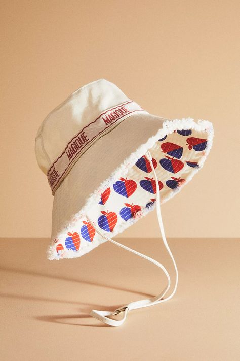 Bucket Hat Ideas, Anthropologie Art, Cute Bucket Hats, Bucket Hat Fashion, Bucket Hat Design, Stylish Caps, Fancy Hats, Hat Ideas, Outfits With Hats