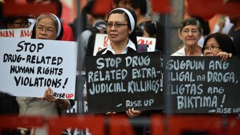 Can use to show how individuals in other countries advocate for basic human rights. Human Rights Protest, Extrajudicial Killing, Maria Ressa, Philippines Country, Good References, Human Rights Day, Rodrigo Duterte, Architecture Drawing Plan, Human Rights Activists