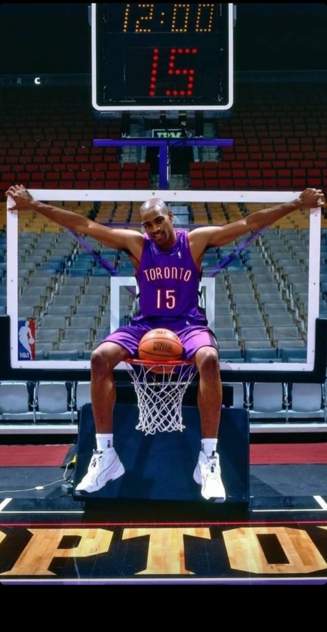 Vince Carter Wallpaper, Basketball Vibes, Nba Pics, James Naismith, Purple Basketball, Nba Photos, Reggie Miller, Small Forward, Vince Carter