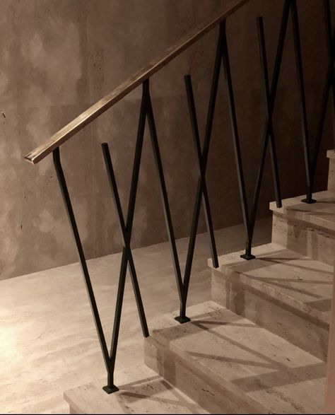 Steel Stairs Design, Metal Stair Railing, Modern Stair Railing, Staircase Design Modern, Staircase Railing Design, Handrail Design, Bakery Design Interior, Stairs Design Interior, Staircase Handrail