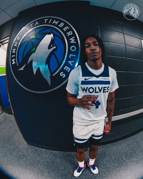 Minnesota Timberwolves | tell a friend to tell a friend… TRAINING CAMP STARTS TOMORROW | Instagram Cool Nba Pictures, Cold Nba Photos, Rob Dillingham Wallpaper, Best Nba Photos, Rob Dillingham, Nba Aesthetic, Rob Dillingham Basketball, Timberwolves Animals, Minnesota Wild Wallpaper