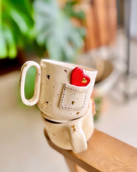 Mug Ceramic Ideas, Valentine Cups, Clay Coffee Mugs, Ceramic Mug Ideas, Ceramic Valentine, Have A Nice Evening, Simple Mug, Cup Diy, Ceramics Pottery Mugs